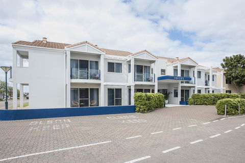 Marina Hotel - Accommodation Daintree 19