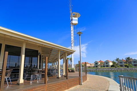 Marina Hotel - Accommodation Daintree 36