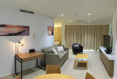 Wallaroo Marina Waterfront Luxe Apartment - Accommodation Daintree 5