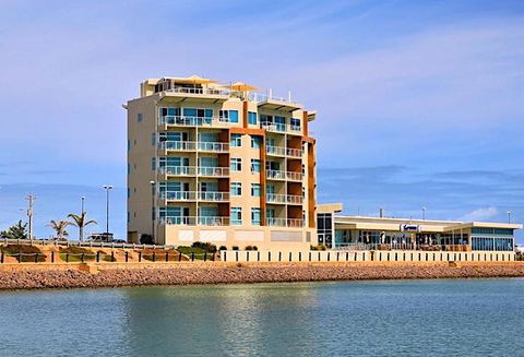 Wallaroo Marina Waterfront Luxe Apartment - Accommodation Daintree 24