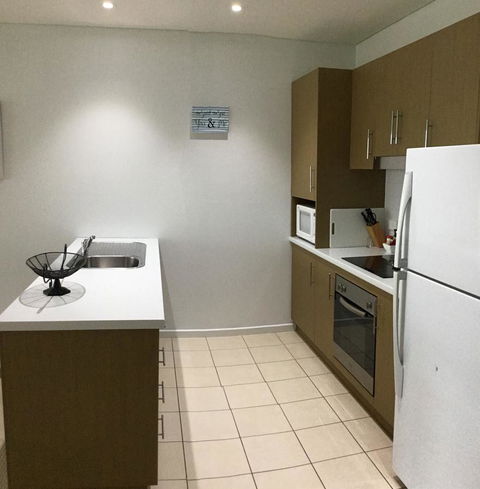 Wallaroo Marina Waterfront Luxe Apartment - Accommodation Daintree 9