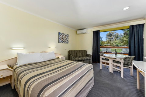 William Macintosh Motor Lodge - Accommodation Daintree 17