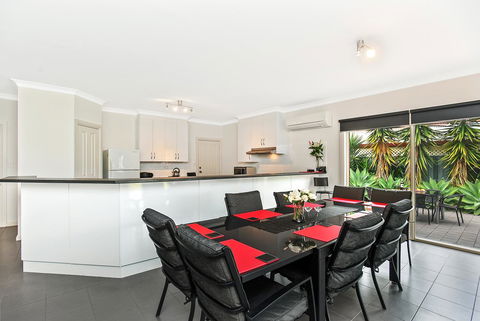 'The Hidden Diamond' - Normanville - Accommodation Daintree 12