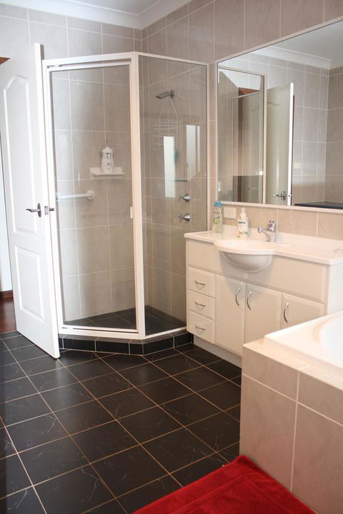 Serenity On Narrabeen Beach - 1Bdr Beachside Retreat - Accommodation Daintree 5