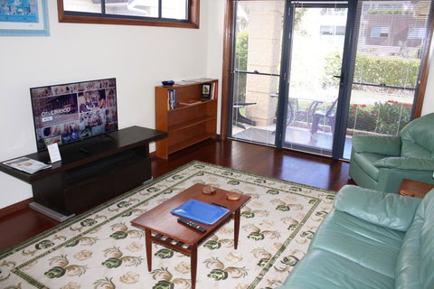 Serenity On Narrabeen Beach - 1Bdr Beachside Retreat - Accommodation Daintree 7