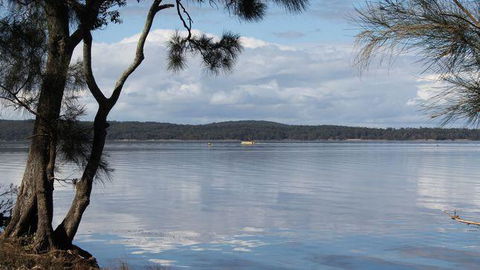 \'Point Break\' Your Waterfront Break At The Point - Accommodation Daintree 0