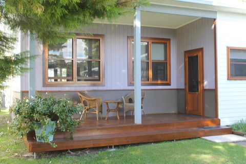\'Point Break\' Your Waterfront Break At The Point - Accommodation Daintree 2