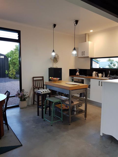 Sinclair Eco House - Accommodation Daintree 9