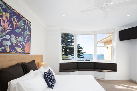 Bay 10 - Suites And Apartments - Accommodation Daintree 3