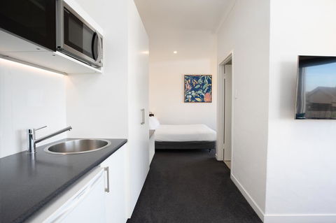 Bay 10 - Suites And Apartments - Accommodation Daintree 1