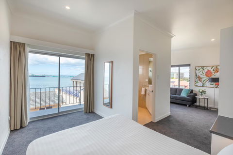 Bay 10 - Suites And Apartments - Accommodation Daintree 11