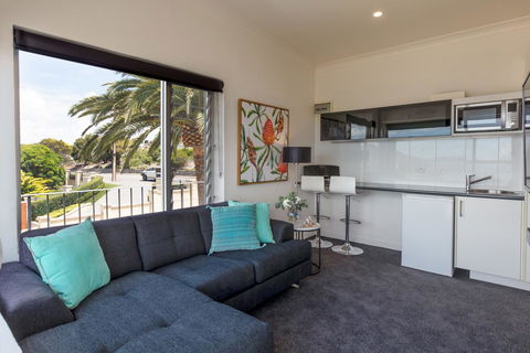 Bay 10 - Suites And Apartments - Accommodation Daintree 6
