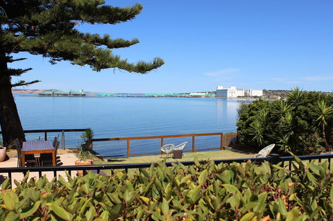 Bay 10 - Suites And Apartments - Accommodation Daintree 25
