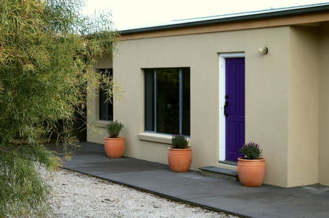 The Purple Door On Seaview - Accommodation Daintree 1