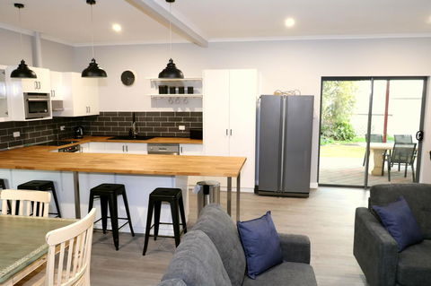 The Purple Door On Seaview - Accommodation Daintree 4