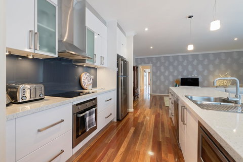 Boutique Getaway On Wright - Accommodation Daintree 2