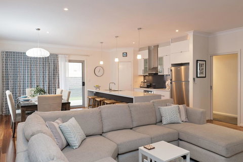 Boutique Getaway On Wright - Accommodation Daintree 4