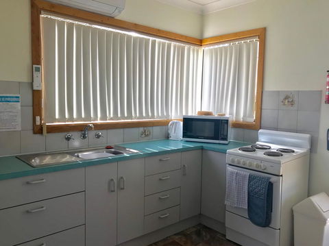 Emu Bay Holiday Homes - Accommodation Daintree 33