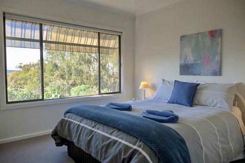 Emu Bay Holiday Homes - Accommodation Daintree 5