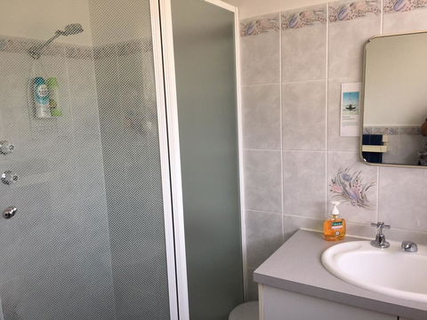 Emu Bay Holiday Homes - Accommodation Daintree 35