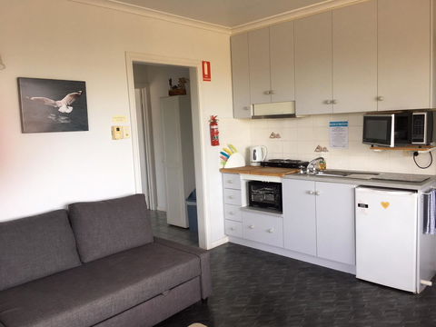 Emu Bay Holiday Homes - Accommodation Daintree 36