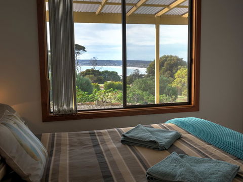 Emu Bay Holiday Homes - Accommodation Daintree 32