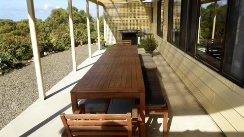 Emu Bay Holiday Homes - Accommodation Daintree 13