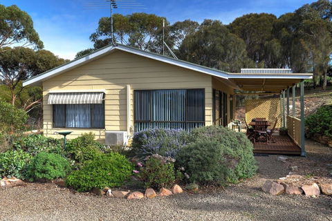 Emu Bay Holiday Homes - Accommodation Daintree 2