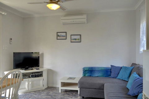 Emu Bay Holiday Homes - Accommodation Daintree 1