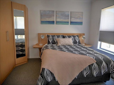 Emu Bay Holiday Homes - Accommodation Daintree 16