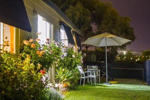 Moana Beach Sunset Holiday Accommodation A - Accommodation Daintree 11