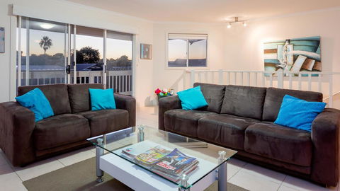 Rocks Beach House Victor Harbor - Accommodation Daintree 5