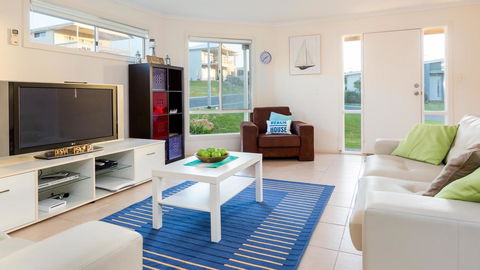 Rocks Beach House Victor Harbor - Accommodation Daintree 3