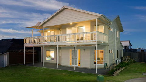 Rocks Beach House Victor Harbor - Accommodation Daintree 4