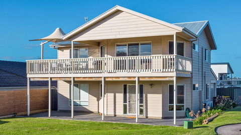Rocks Beach House Victor Harbor - Accommodation Daintree 1
