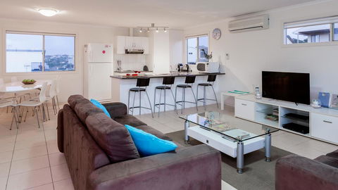 Rocks Beach House Victor Harbor - Accommodation Daintree 2