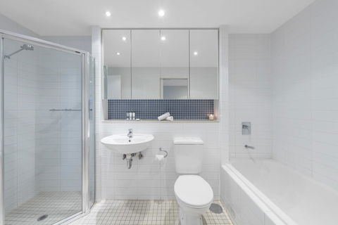 Oaks Glenelg Liberty Suites - Accommodation Daintree 32