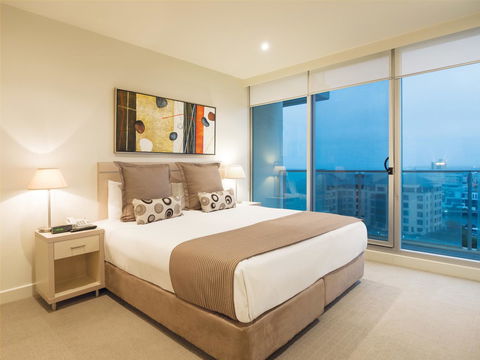 Oaks Glenelg Liberty Suites - Accommodation Daintree 20
