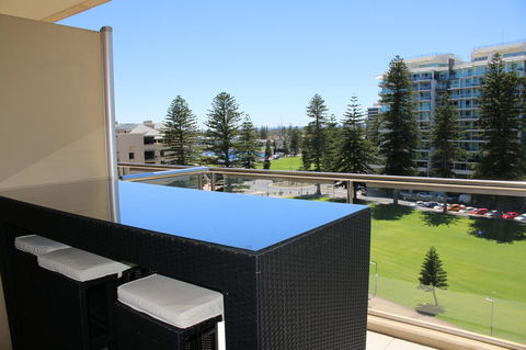 Beachside Luxury Getaway In Glenelg - Accommodation Daintree 15