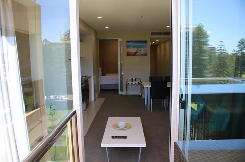 Beachside Luxury Getaway In Glenelg - Accommodation Daintree 3