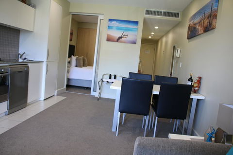 Beachside Luxury Getaway In Glenelg - Accommodation Daintree 1