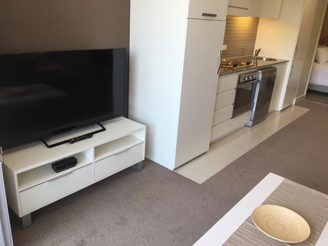 Beachside Luxury Getaway In Glenelg - Accommodation Daintree 10