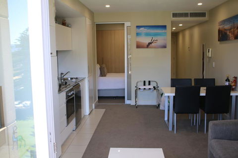 Beachside Luxury Getaway In Glenelg - Accommodation Daintree 7