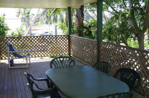 Bellhaven 1, 17 Willow Street - Accommodation Daintree 2