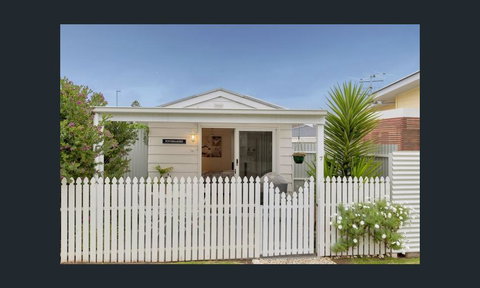 Wintergarden Beach Cabin - Accommodation Daintree 3