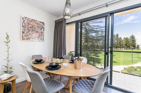 Heart Of Glenelg BnB - Accommodation Daintree 11