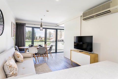Heart Of Glenelg BnB - Accommodation Daintree 8