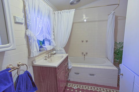 Tanunda Cottages - Accommodation Daintree 14