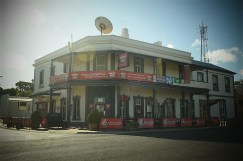 Commercial Hotel Morgan - Accommodation Daintree 0