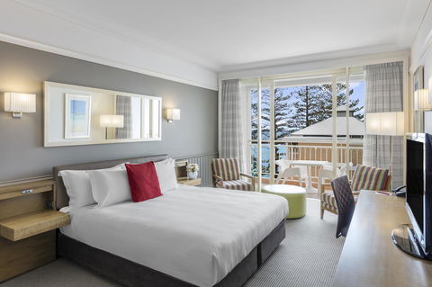 Crowne Plaza Terrigal Pacific, An IHG Hotel - Accommodation Daintree 4